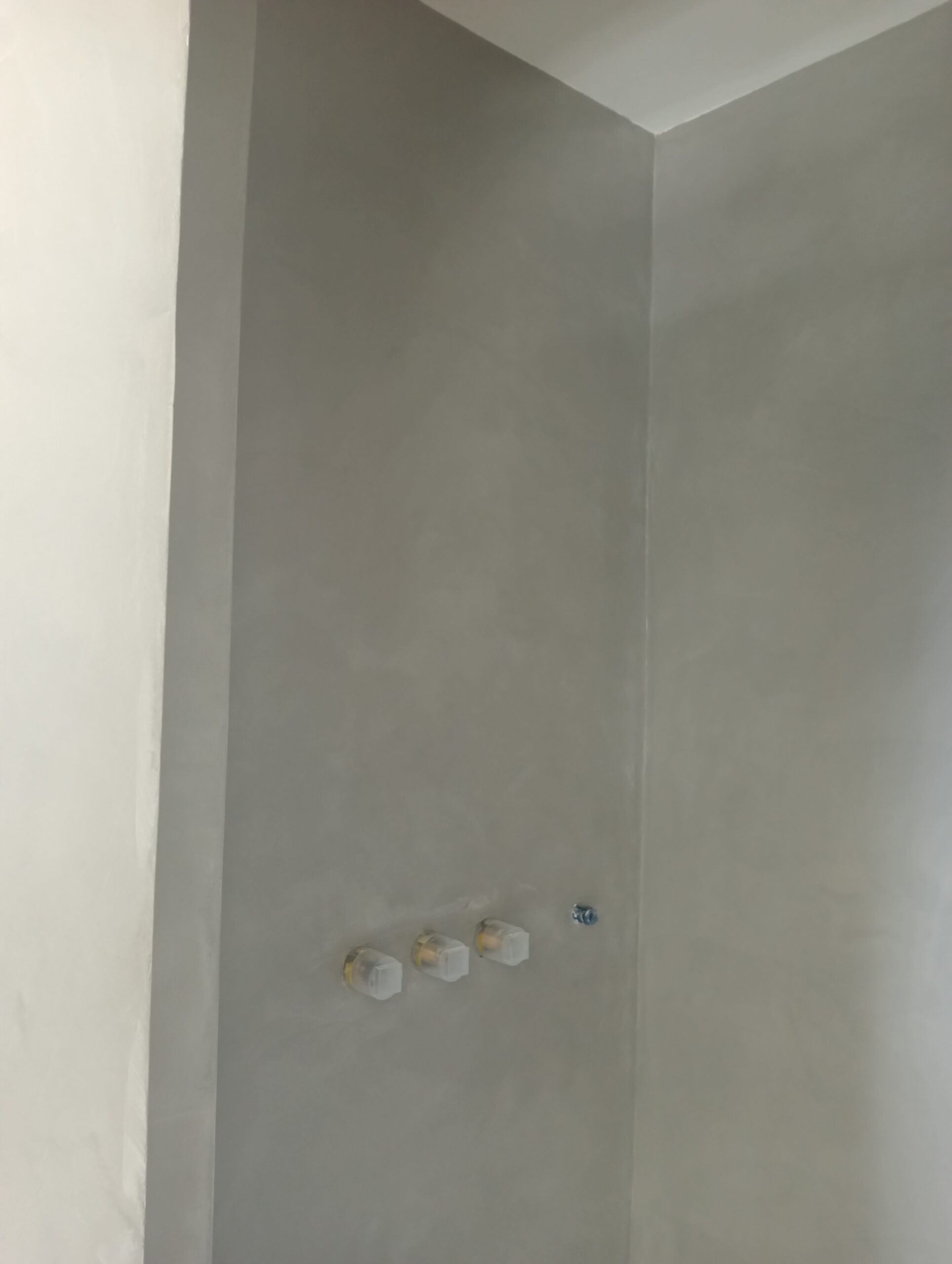 Badkamer renovatie nieuwe beton-ciré