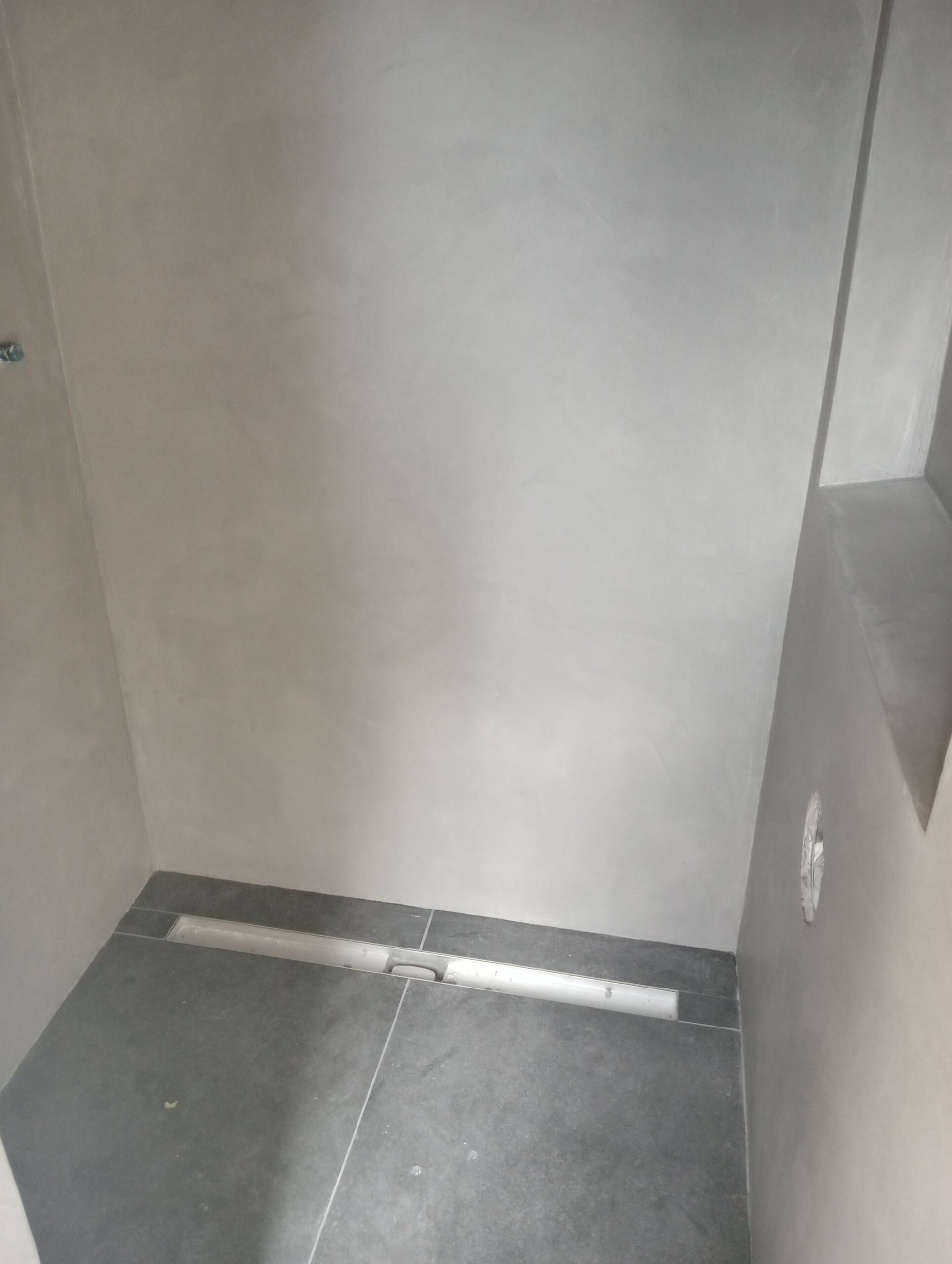 Badkamer renovatie nieuwe beton-ciré